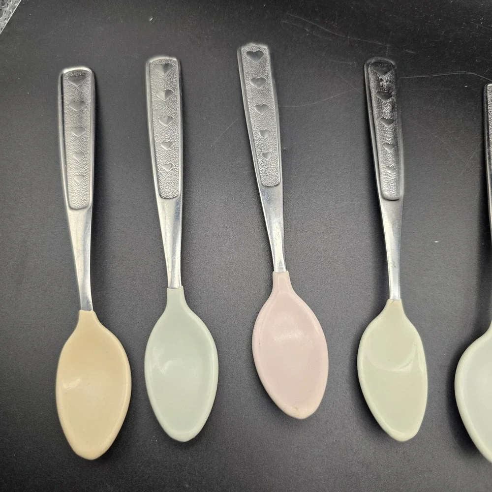 9 Vintage‎ 1996 Baby Spoons With Hearts.  Munchkin Inc Stainless